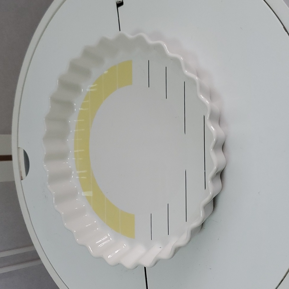 RARE FIND Daniel Hechter Paris Counterpoint Yellow Quiche Pan